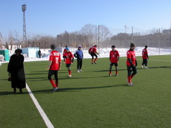 Aufwärmen für das erste Spiel der ossetischen Mannschaft.